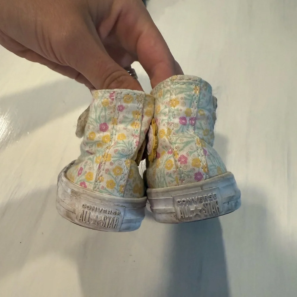 Toddler Floral High-Top Converse Sneakers in Yellow and Pink